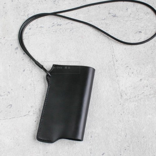 iPhone 真皮簡約經典黑色掛繩式皮套保護套