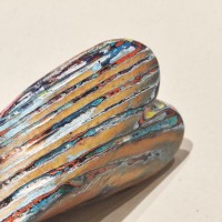  張敦鳴藝術創作/彩色木雕/滾動桃心/四面立體桃心/桌前守護禮品 - Dawn creat