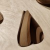  張敦鳴藝術創作/原色與深咖啡色相間木雕/四面立體桃心/愛心/禮品/公共空間藝術品/共3件 - Dawn create