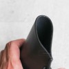 iPhone 真皮簡約經典黑色掛繩式皮套保護套