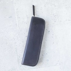 鐵灰色硬挺立體植鞣真皮革筆袋