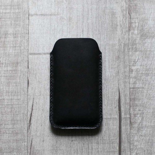 iPhone 碳黑色手工牛皮皮套