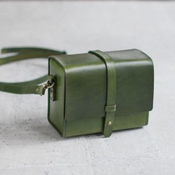 全手工深草綠色牛皮真皮小相機包