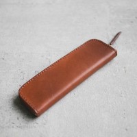 淡棕色硬挺立體植鞣真皮革筆袋